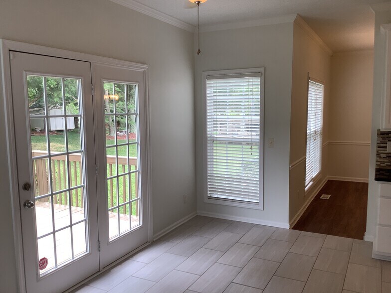 Building Photo - 2106 Forest Edge Dr