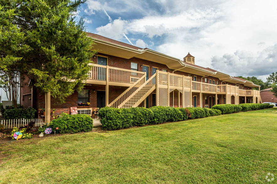 Building Photo - Summer Courtyard Apartments