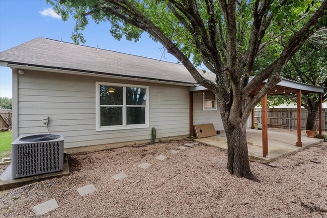 Building Photo - 3508 Sandy Brook Dr