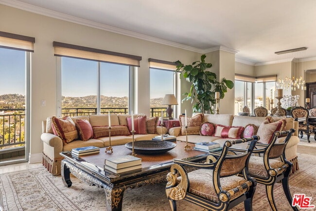 Building Photo - 10727 Wilshire Blvd