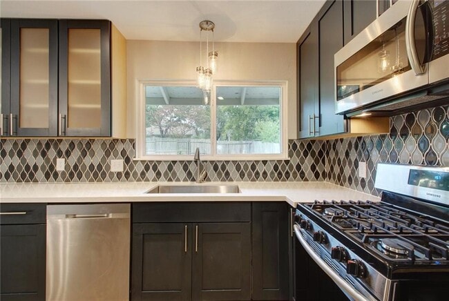 Building Photo - 8808 Clarewood Dr