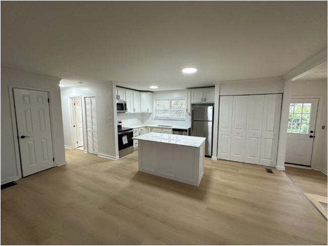 Building Photo - 505 Anniston Dr