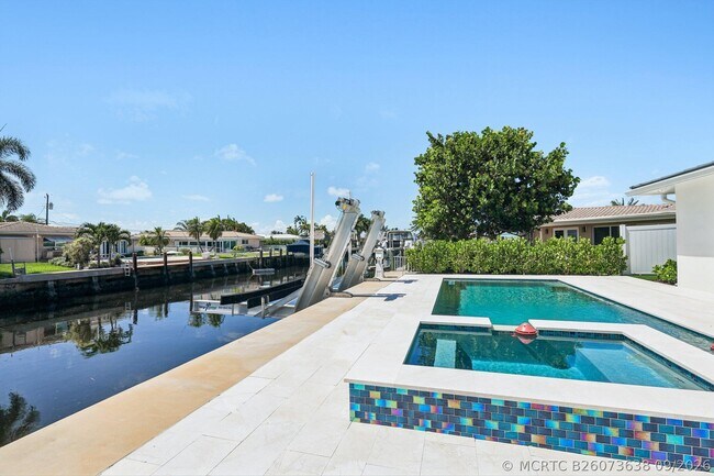 Building Photo - 511 SE 9th Ave
