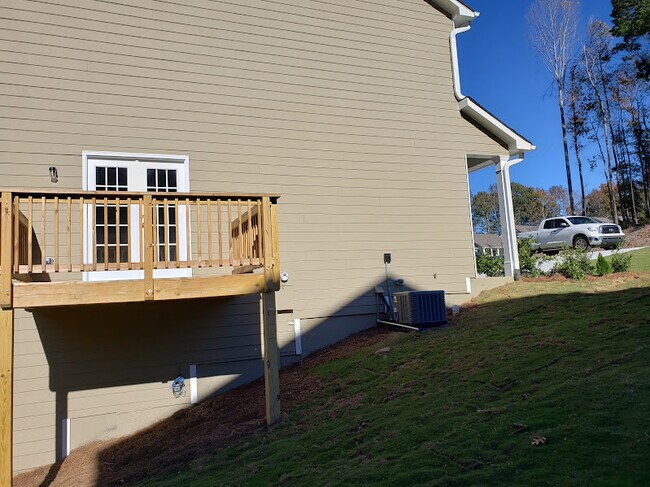 Building Photo - 376 Katie Ln