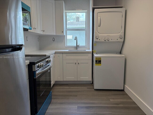 Building Photo - 3368 NW 51st Terrace