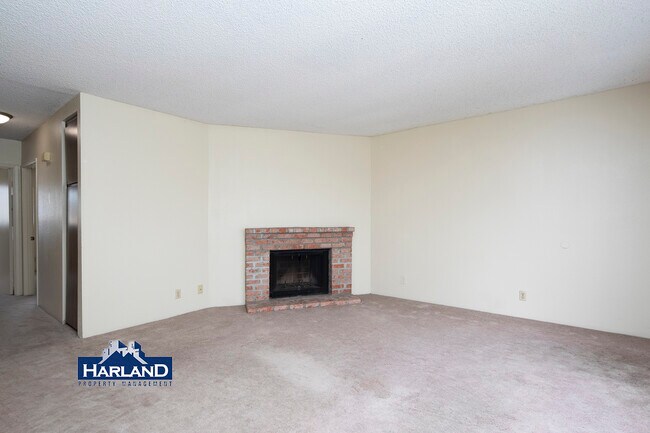 Building Photo - 2112-2114 Thomas Avenue - 2114 Unit 3-