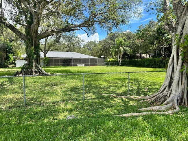 Building Photo - 9480 SW 99th St