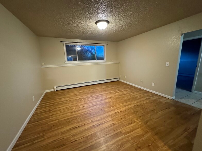 Building Photo - 16943 Hanson Dr