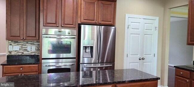 Building Photo - 4506 Nightingale Ct