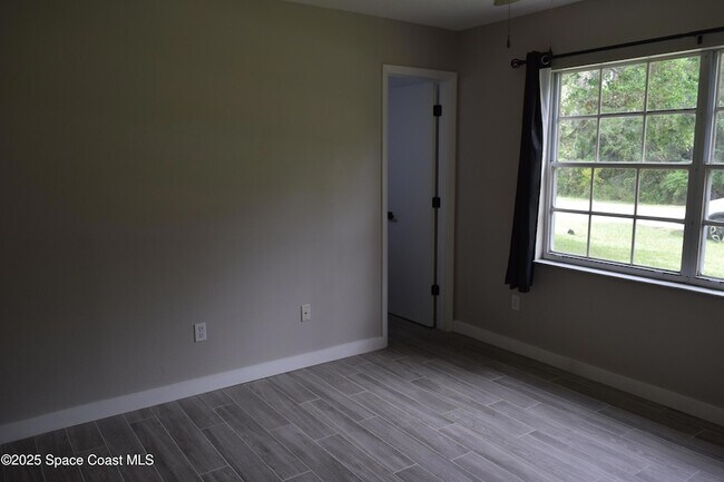 Building Photo - 1234 Randy Ave SE