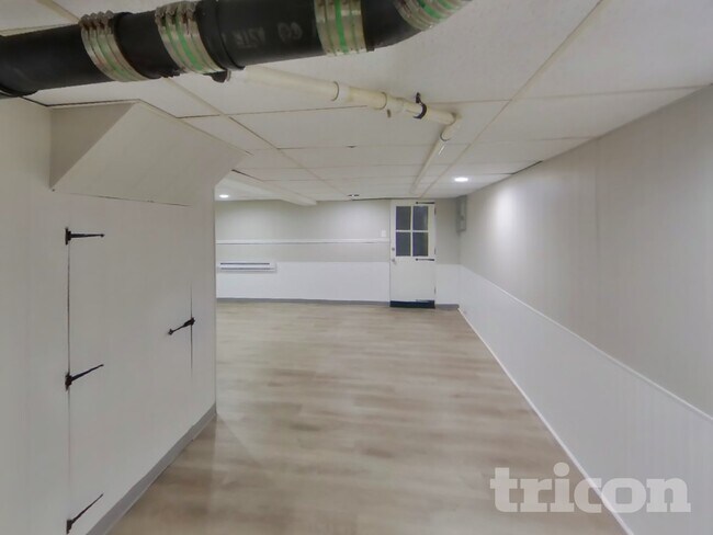 Building Photo - 2840 Mt Vernon Ave