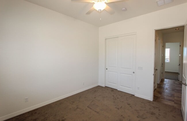 Building Photo - Granville Home with 3 Car Garage