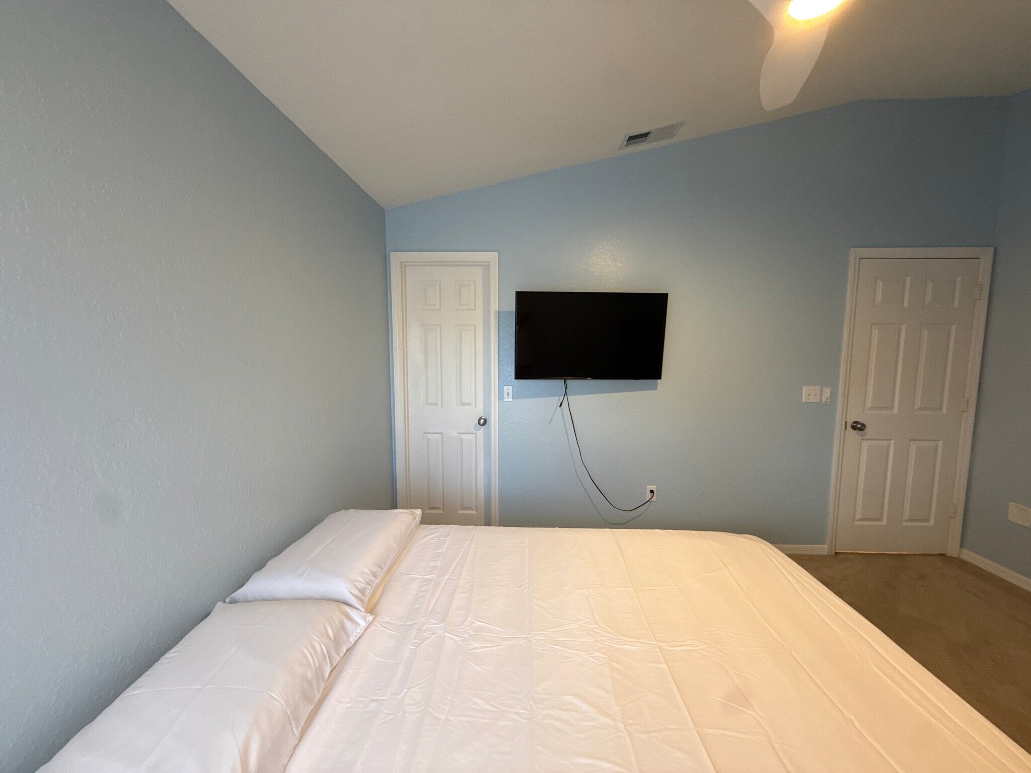 Building Photo - 8389 Wingate Dr