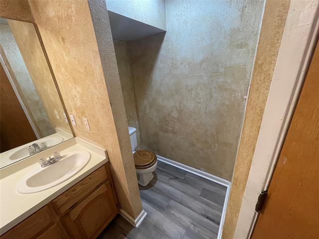 Building Photo - 122 S Main St