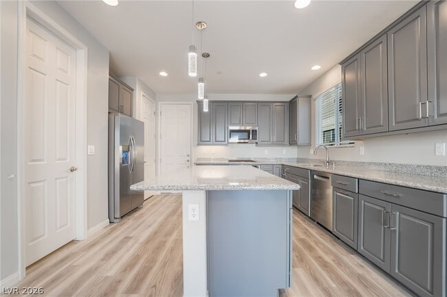 Building Photo - 184 Pace Ave