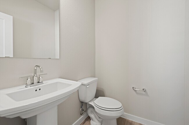 Building Photo - 21667 Wave Holw Dr