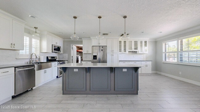 Building Photo - 410 Finch Dr