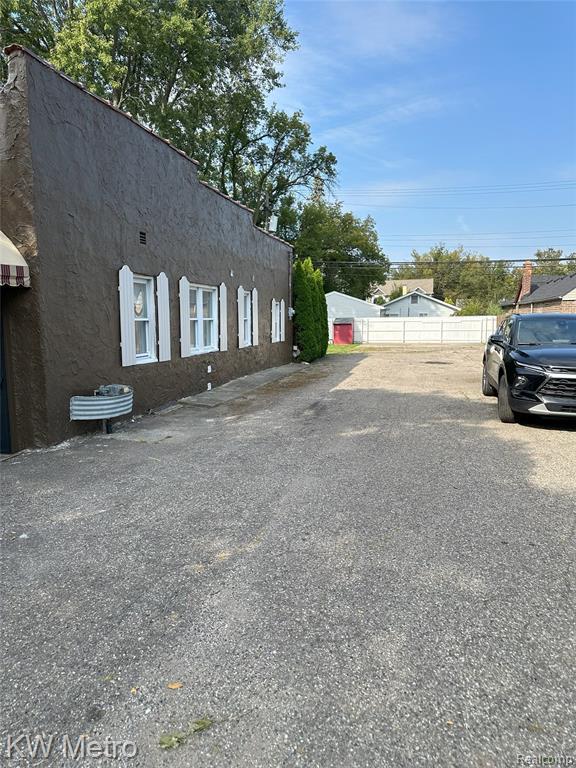 Building Photo - 1318 S Campbell Rd