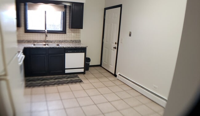 Building Photo - 1203 Whispering Hills Ct