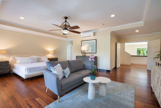 Building Photo - Portlock Paradise