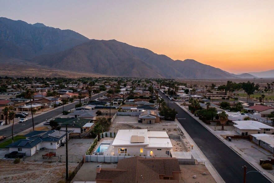 Building Photo - 361 W Sunview Ave