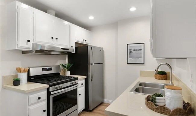 Building Photo - charming 1-bedroom, 1-bathroom