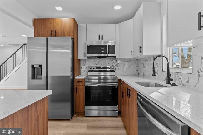 Building Photo - 139 Ivy Hill Rd