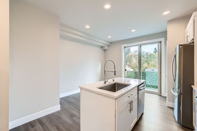 Building Photo - New Construction!  Spacious Modern Townhome in Edmonds.