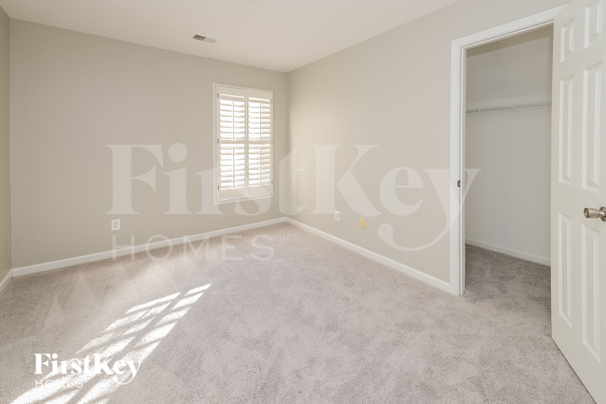 Building Photo - 8995 Country Leaf Cove