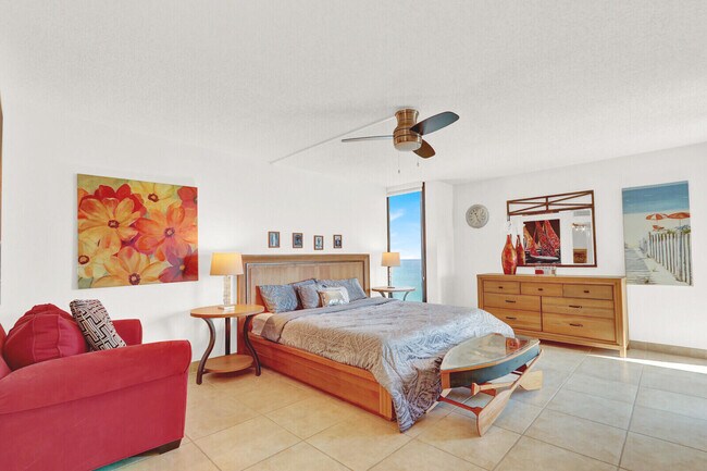 Building Photo - 5510 N Ocean Dr