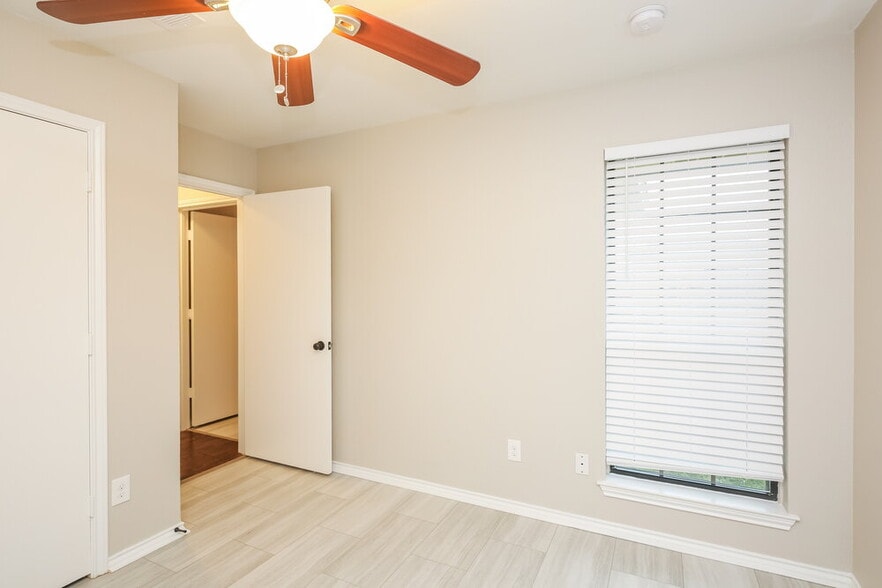 Building Photo - 2131 Trishia Ln