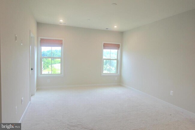 Building Photo - 3302 Treviso Ln
