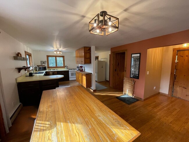 Building Photo - Charming 3BR House in Granville
