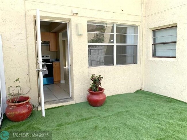 Building Photo - 4653 NW 9th Dr