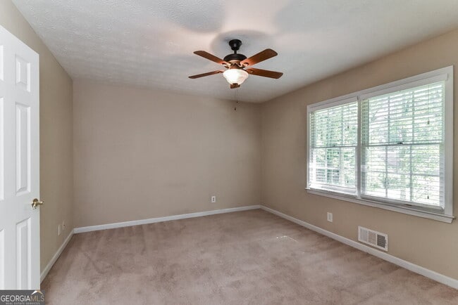 Building Photo - 737 Mountainbrooke Cir SW