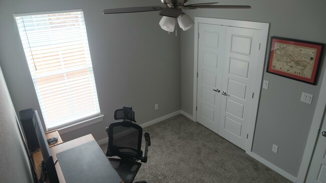 Building Photo - 1025 E Coral Way