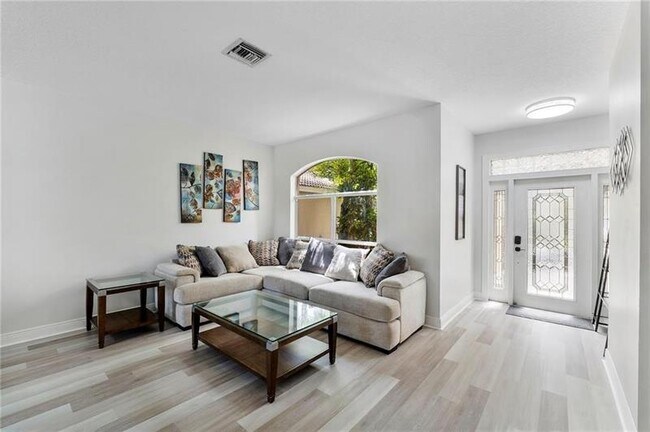Building Photo - 5228 NW 112th Terrace