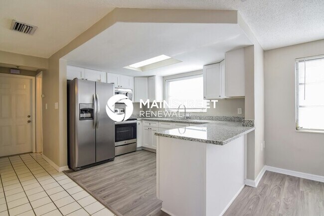 Building Photo - 3 Bedroom Pet-Friendly Home in Port Richey, FL with Main Street Renewal