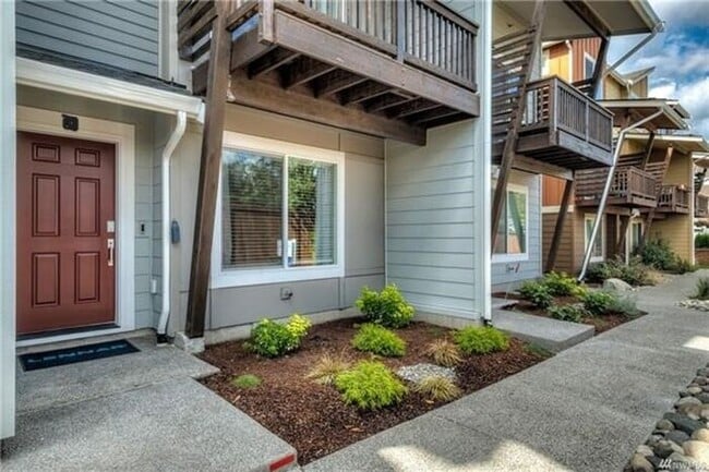 Building Photo - AVAILABLE NOW!! Sunrise TOWN HOME 2BDR 2.5...