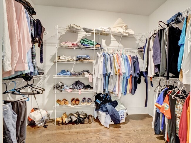 Building Photo - Charming 4 Bedroom Cottage Available in Ogden, NC