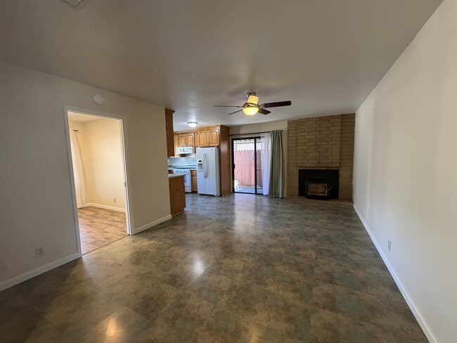 Building Photo - 113 Riverview Ct