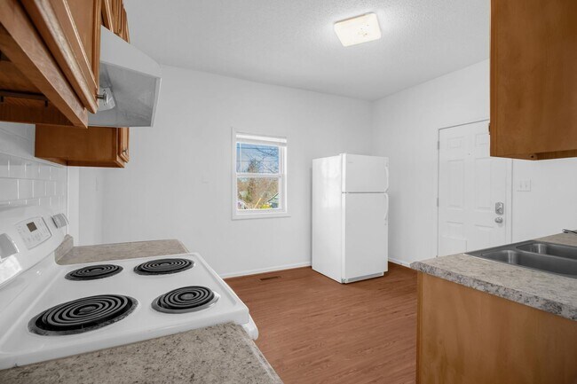 Building Photo - Cozy Home located in Greensboro