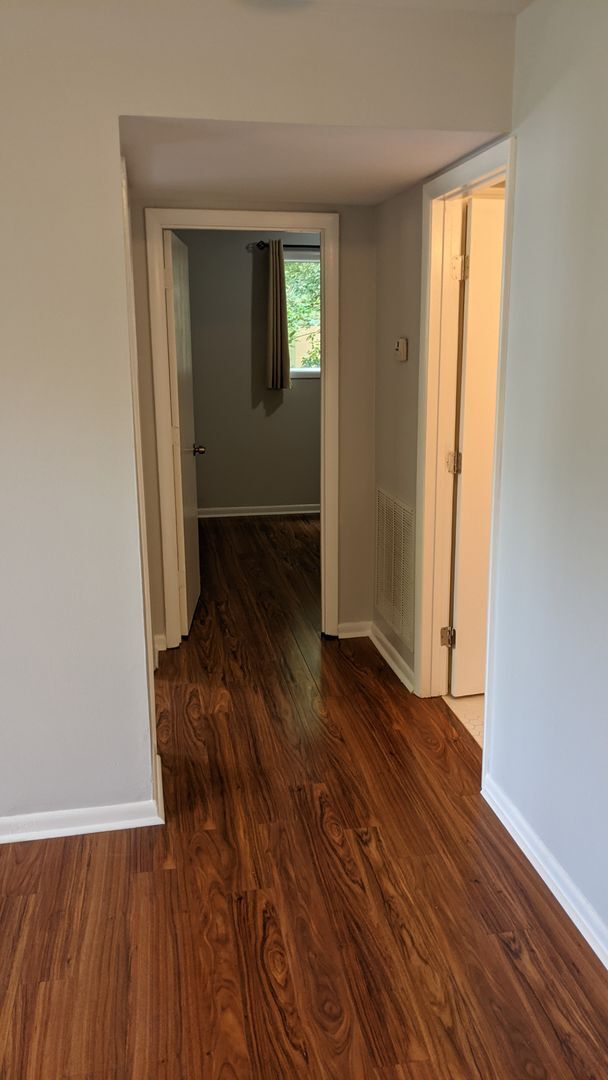 Building Photo - Walking distance to the Gulch & Music row!