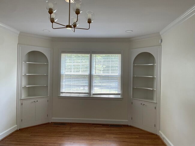 Building Photo - 1516 Highland Park Dr