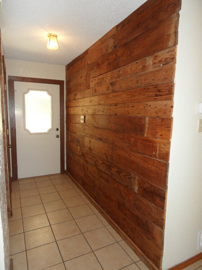 Building Photo - Corner Lot Charmer Off Chapel Creek | 4BR/2BA with Fireplace, Garden Tub & Fenced Backyard