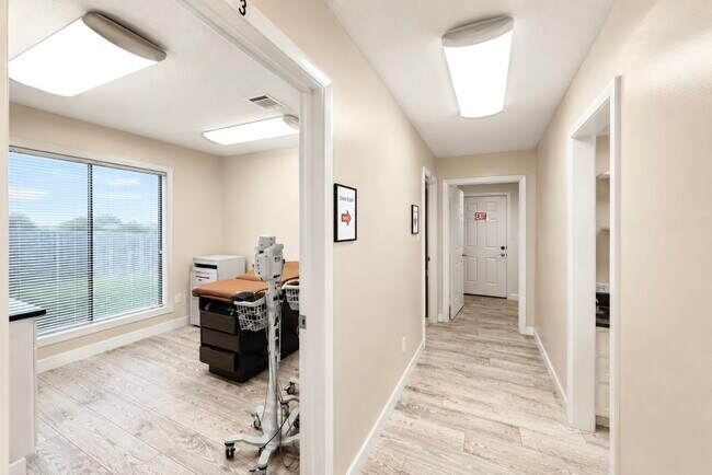 Building Photo - 11111 Jones Rd W
