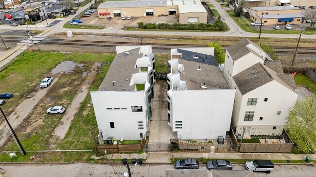 Building Photo - 4608 Nett St