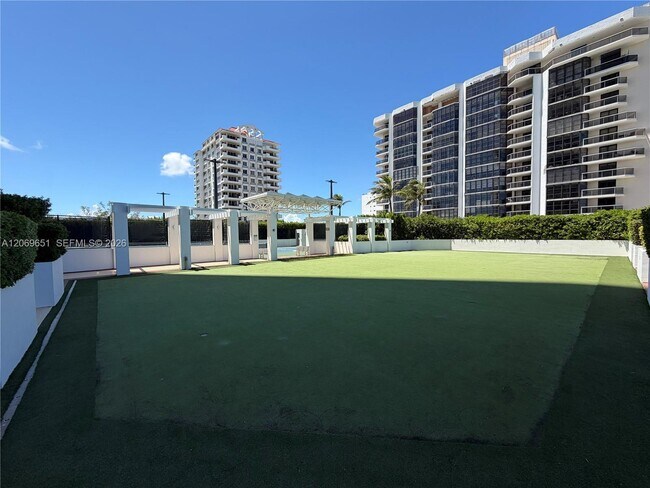 Building Photo - 6365 Collins Ave