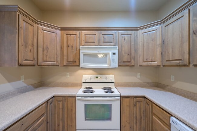 Building Photo - Spacious 2 Bedroom Hurricane Townhome Near...