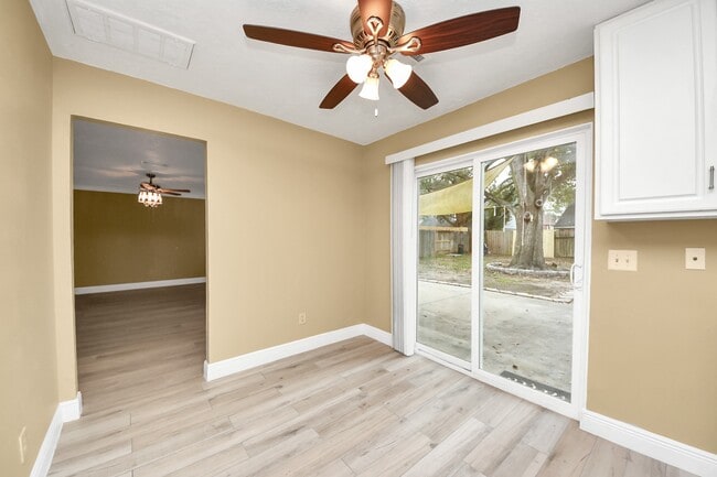 Building Photo - 1111 Cascade Creek Dr